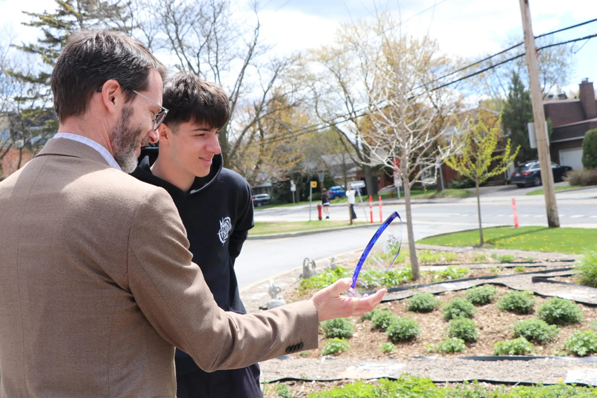 Le Jardin pollinisateur ancestral remporte un Prix de l’Innovation en éducation de la FEEP